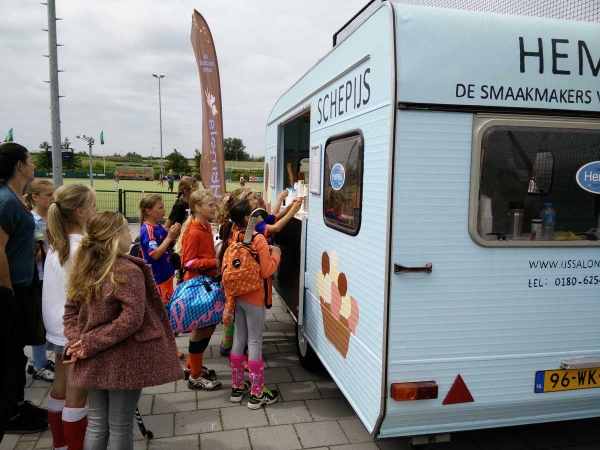 Hemels IJscaravan op Hockey toernooi