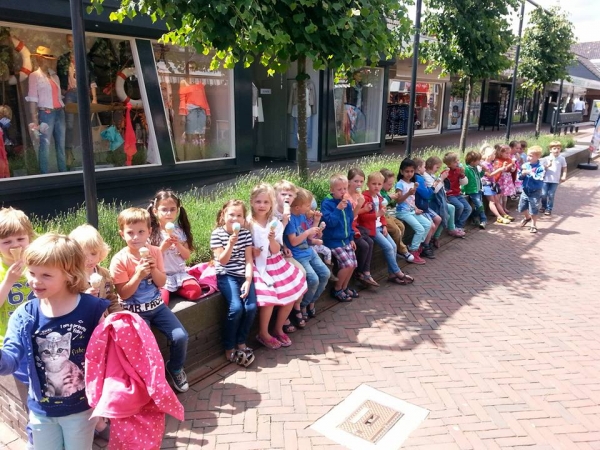 Schoolklas op IJs excursie